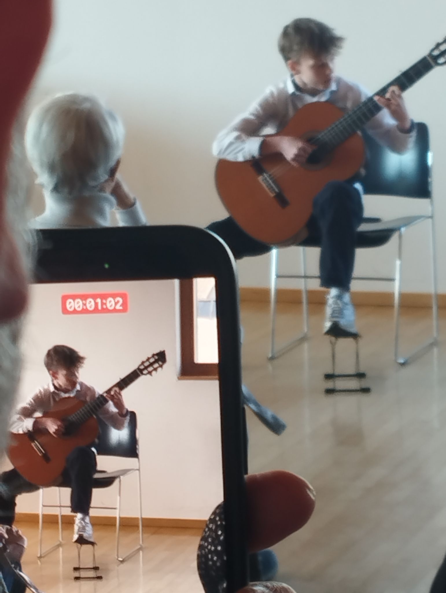 Jugend vor den Vorhang in Bildstein (Bildergalerie)