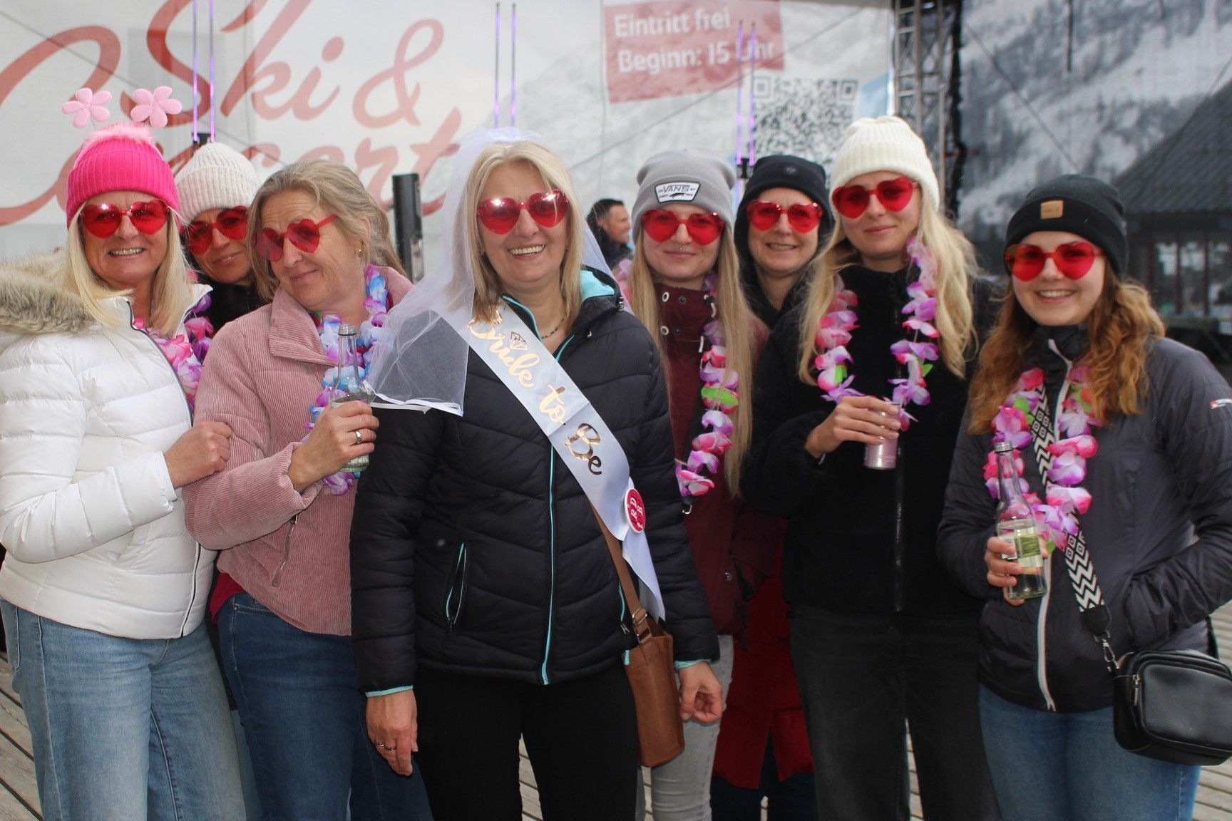 Freundinnen aus dem Lechtal begleiteten Michaela zu ihrem Junggesellinnen-Abschied, dem