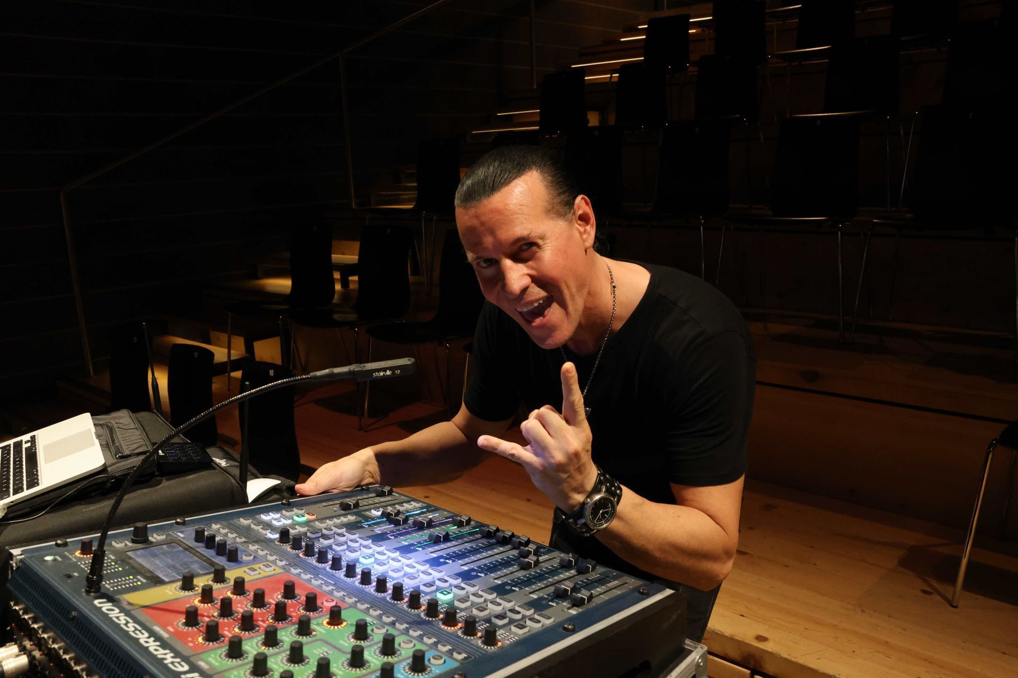 Elvis-Interpret "Rusty" rockte Remise