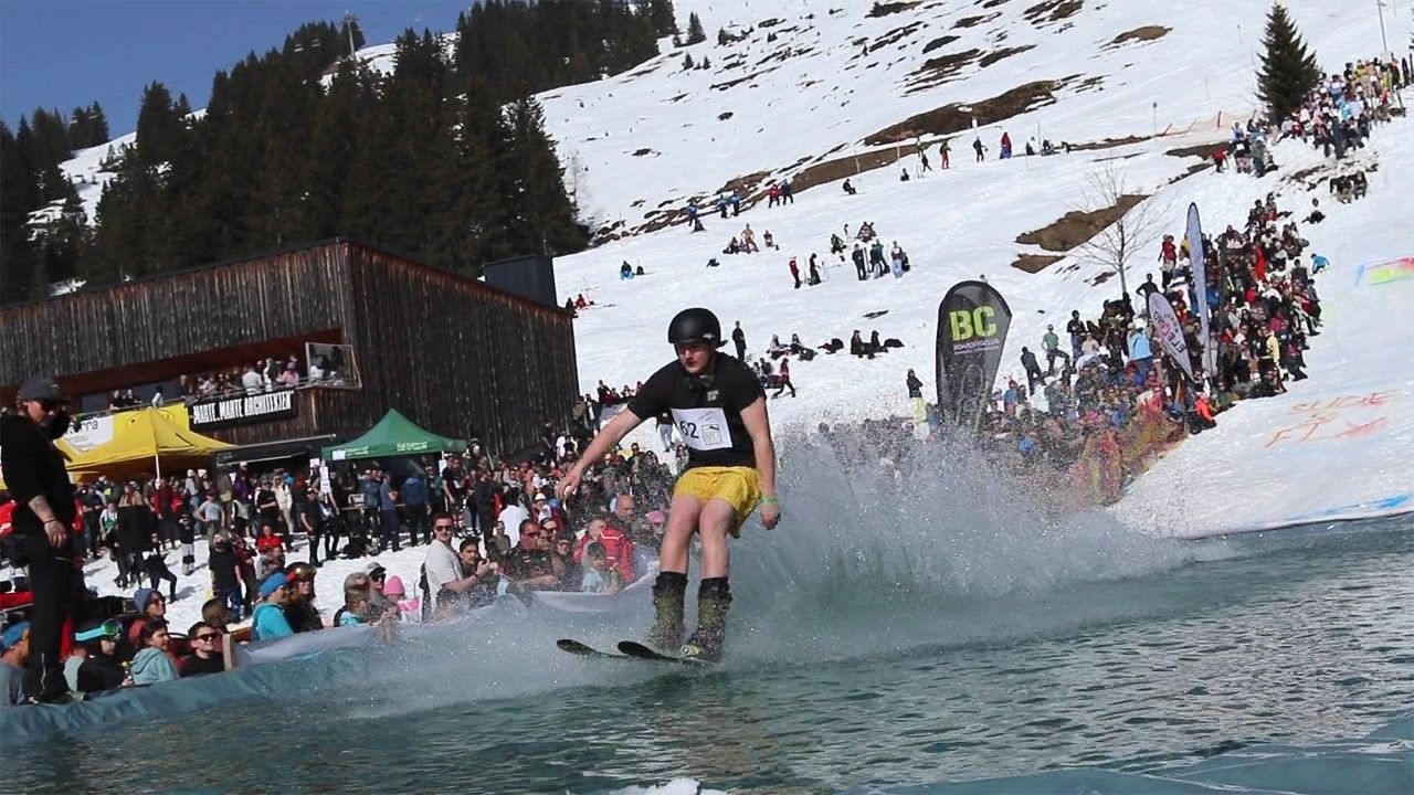 20 Meter über das Wasser gleiten. 