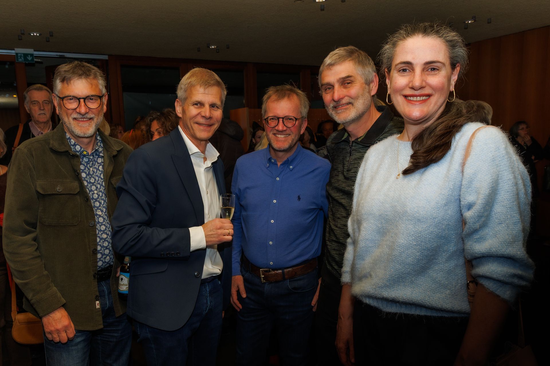 Die Premiere wurde auch zum Treffpunkt ...