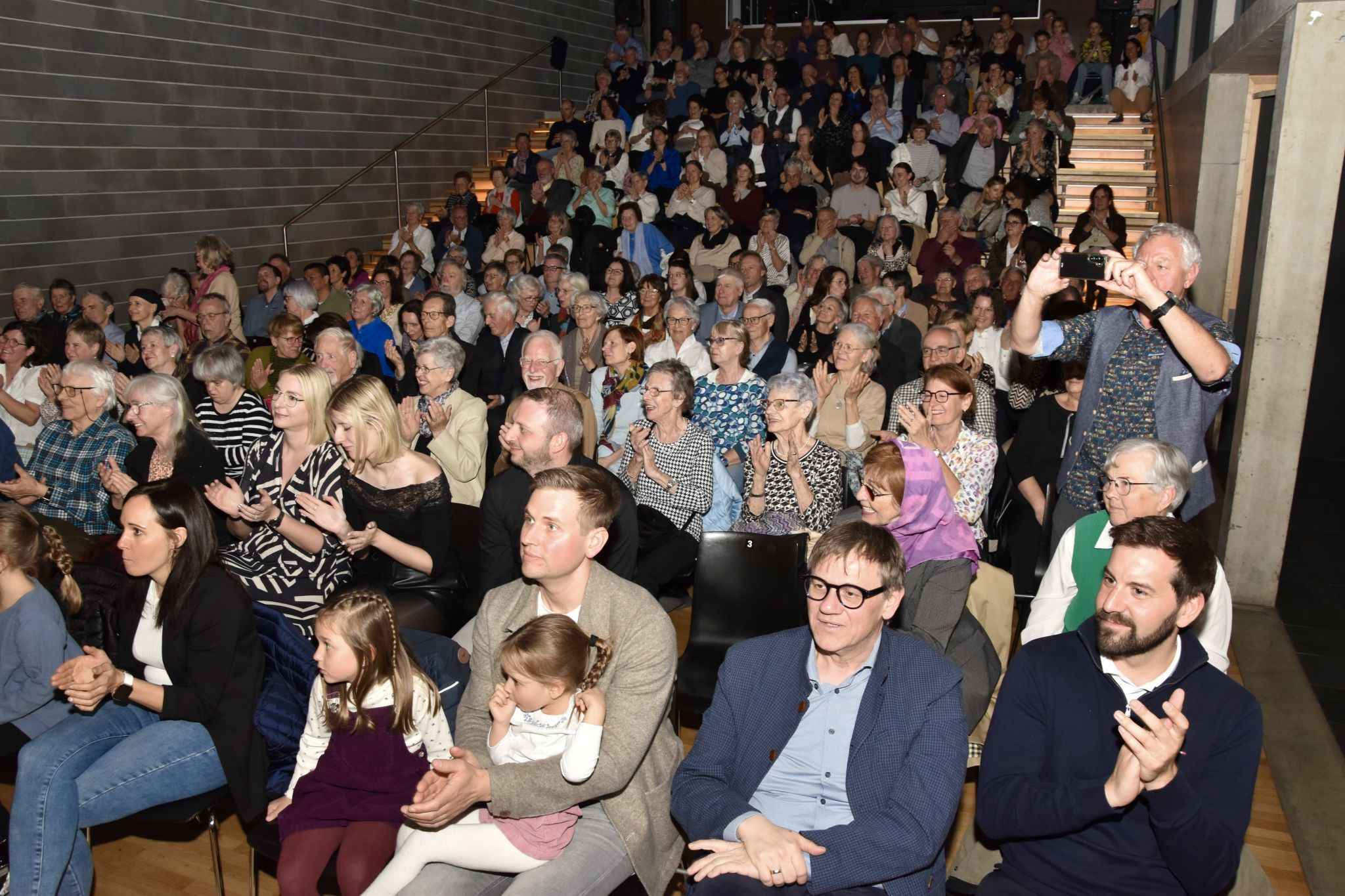Der Saal des Kulturzentrums Remise war bei der Matinee bis auf den letzten Platz gefüllt.