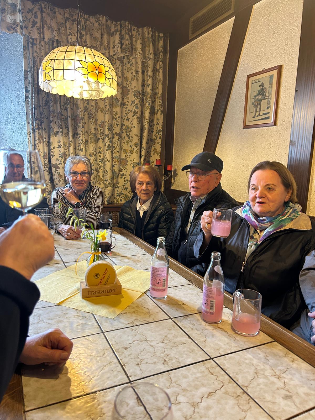 Impresssionen von verschiedenen Stationen (Arno Meusburger), und Bilder vom Geschehen im 