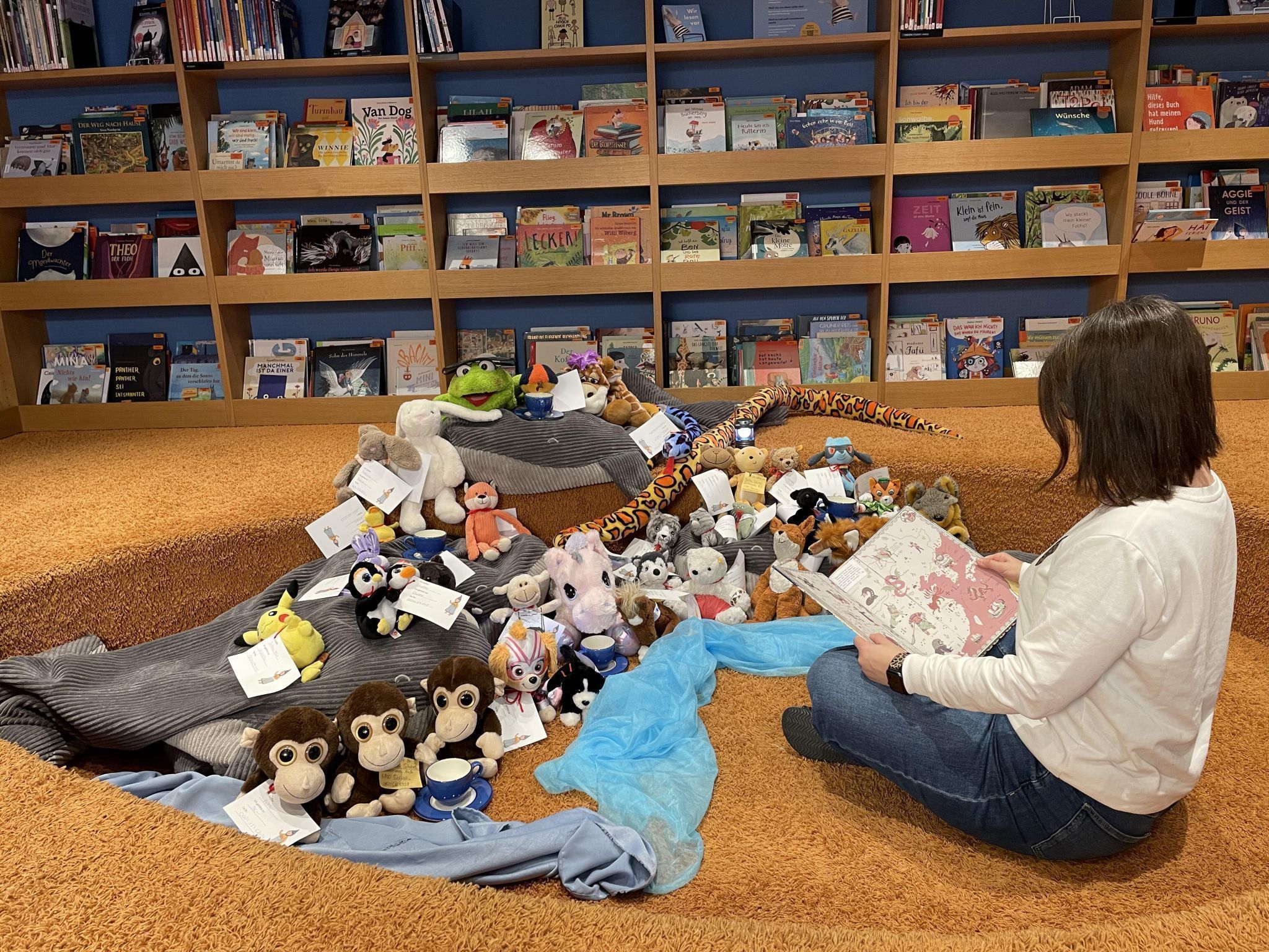 Zum Einschlafen gab es eine österliche Gute-Nacht-Geschichte, vorgelesen von Veronika Köb.