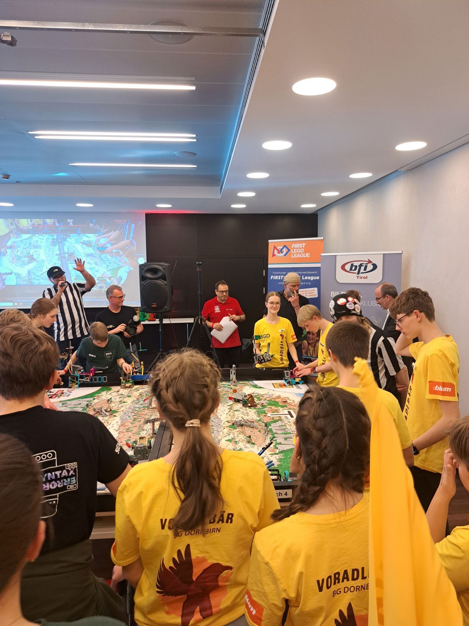 Auch in dieser FLL-Saison punkteten die Voradlbären bei den Wettbewerben.