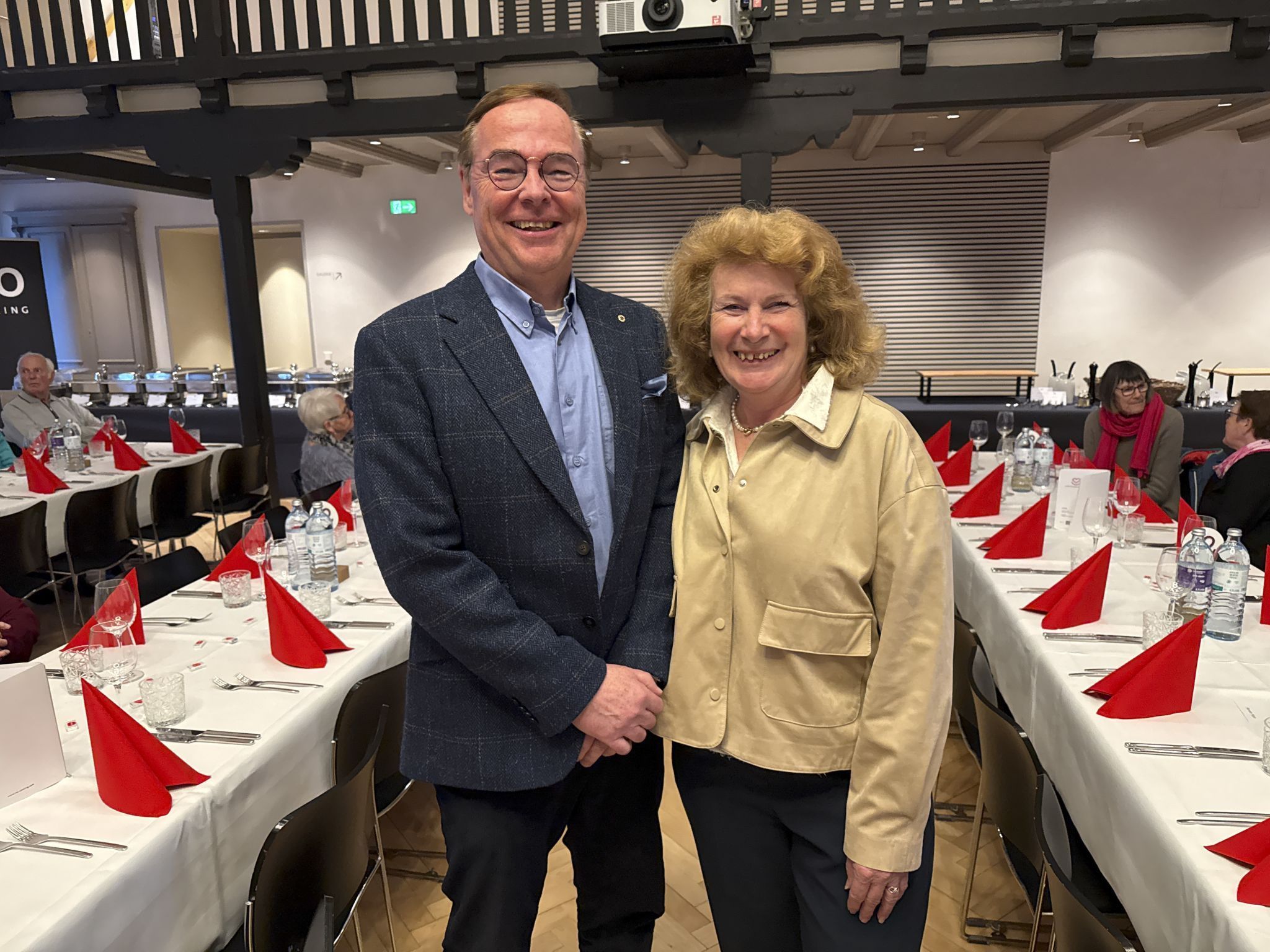 Unter den Festgästen/ Bernadette und Martin Tagwerker