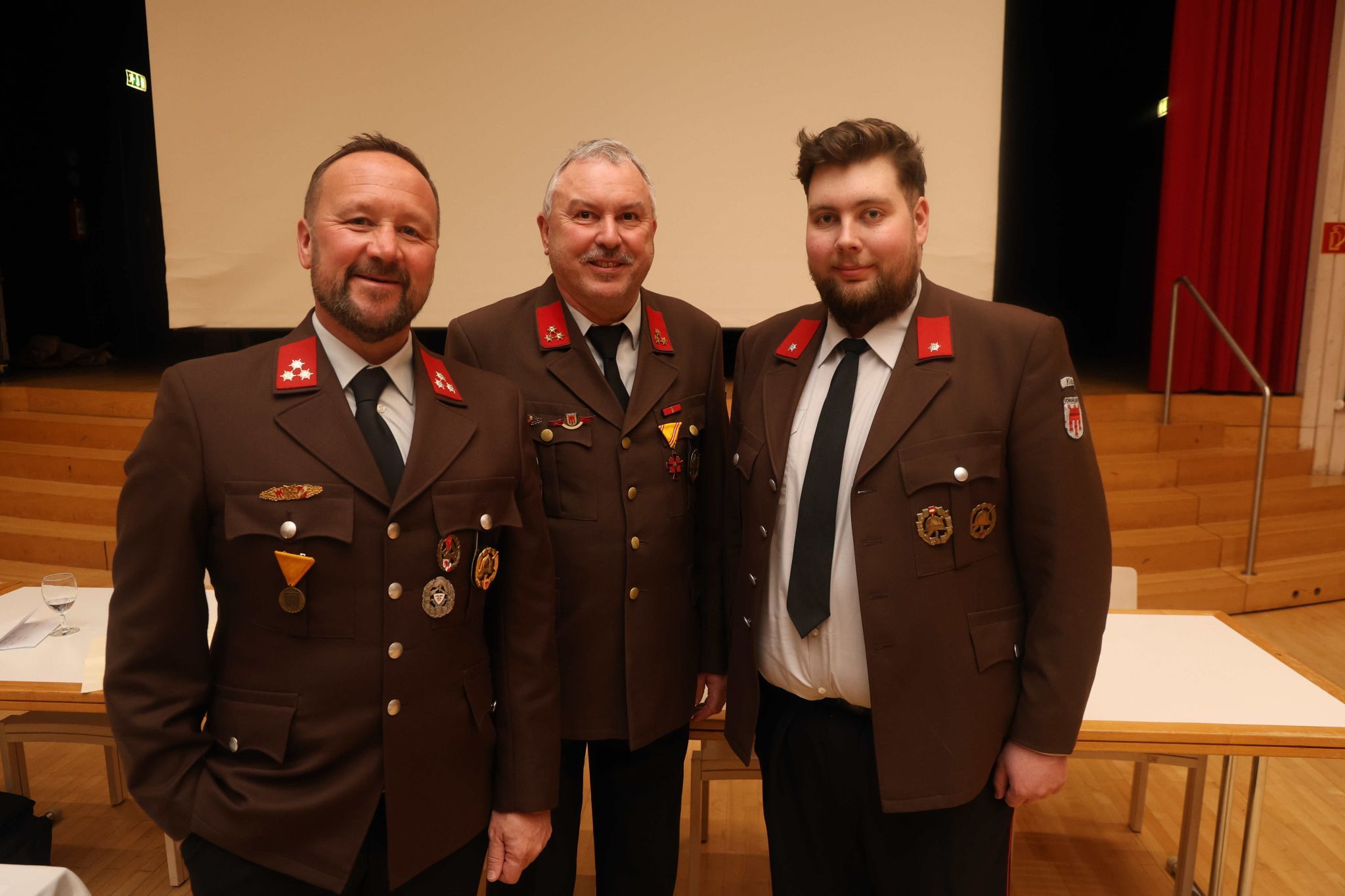 Kassier Matthias Trezek, Seniorenvertreter Eguen Broger und Schriftführer Maximilian Moser.