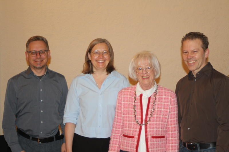 Die Bürgermeister von Sulz, Viktorsberg und Röthis bedankten sich bei Reinelde Gut (2.v.r.). 