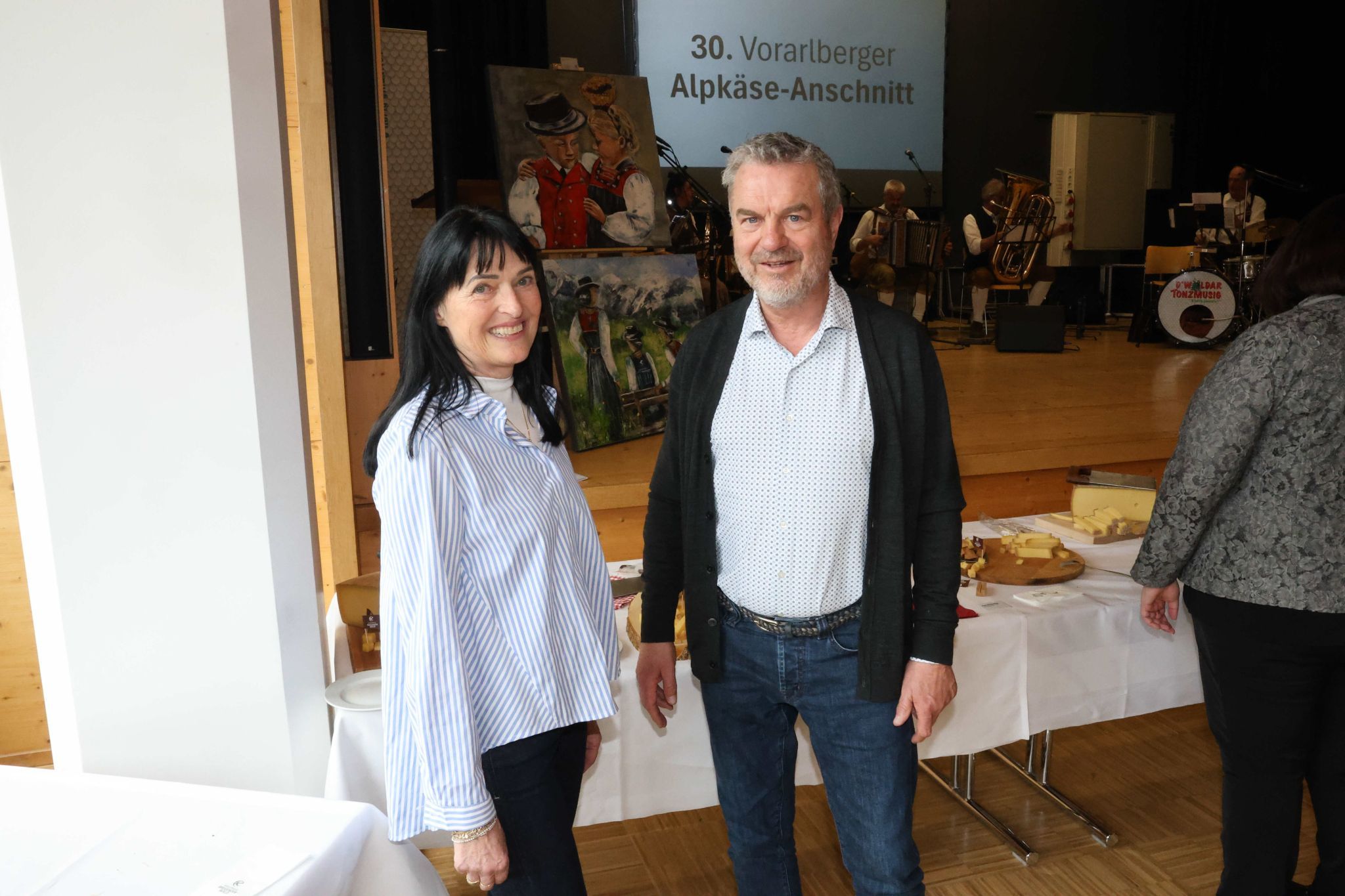 Künstlerin Andrea Fesenmayer und Hans.