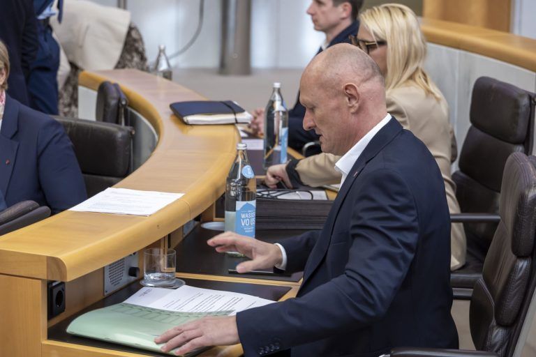 Land der Schüler statt Land der Lehre: Landtag auf Ursachensuche