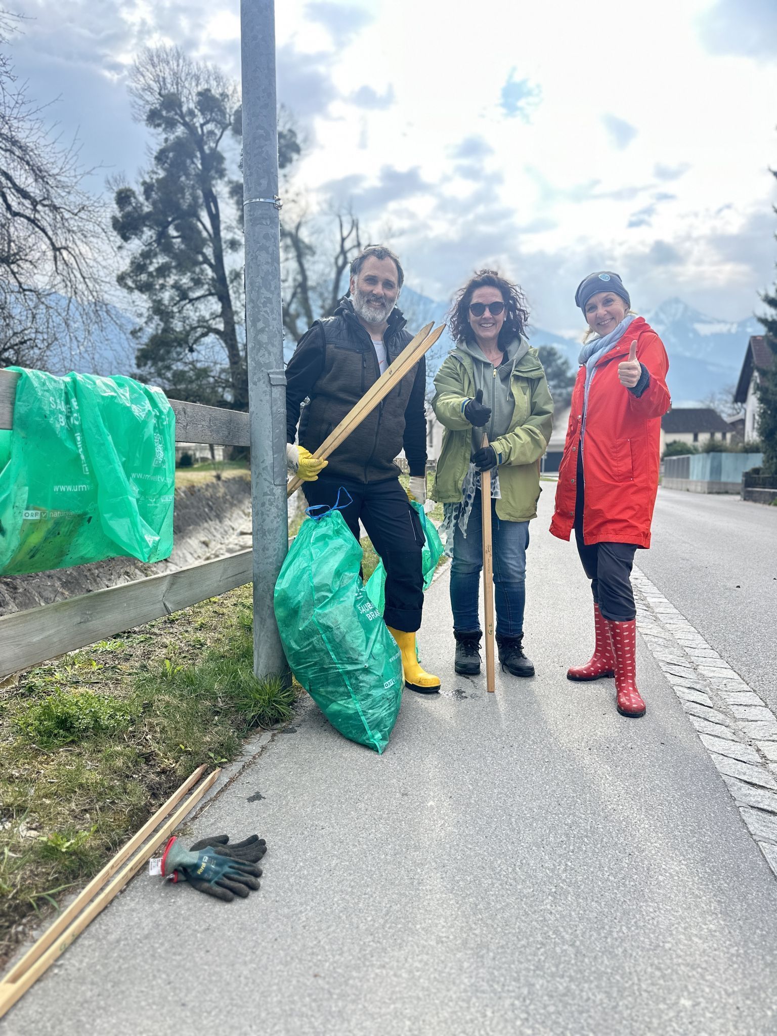 Der erste Müllsack ist voll.