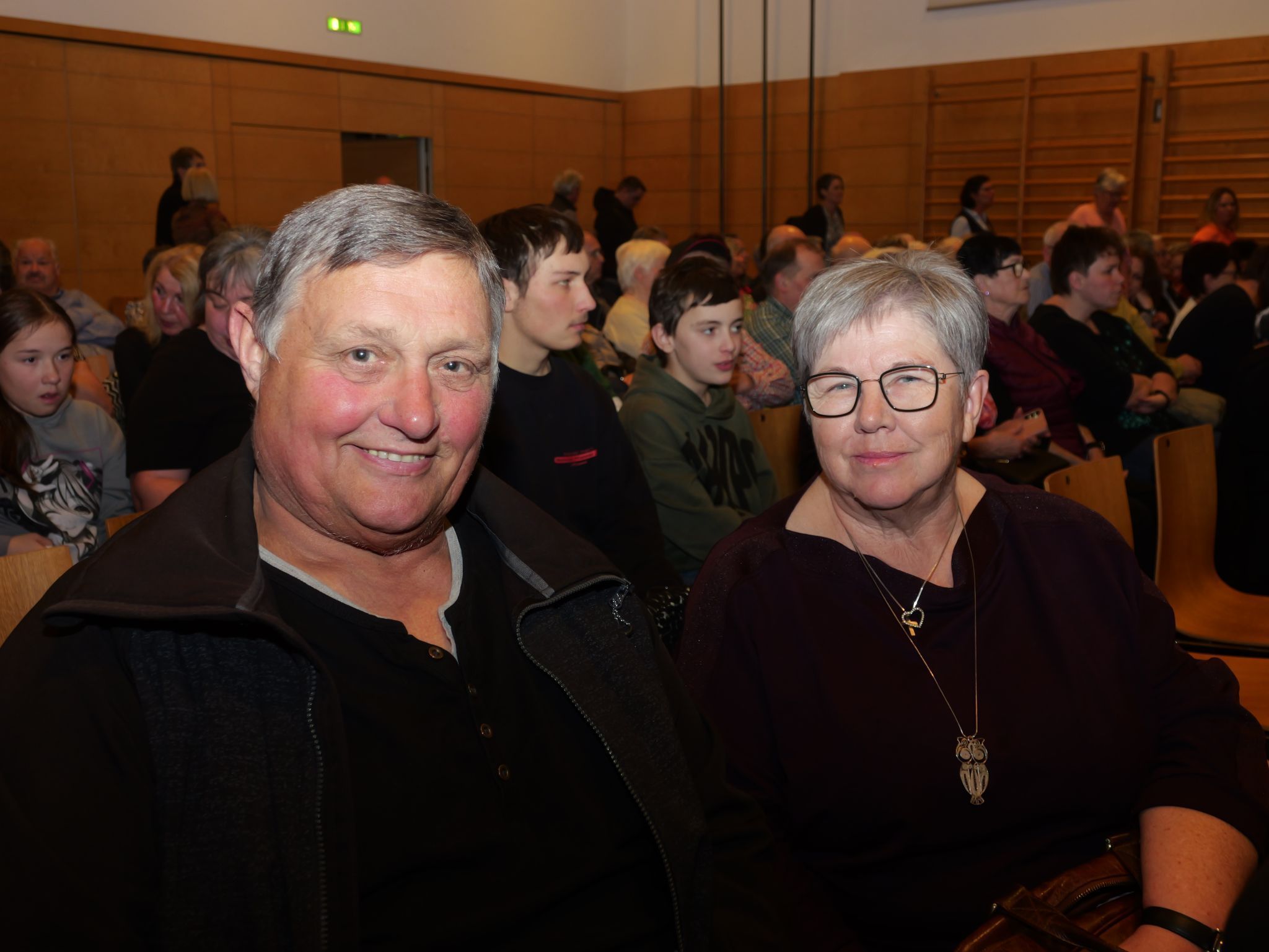 Auch Rudi und Ilse Mock aus Amerlügen genossen das lustige Theaterstück.