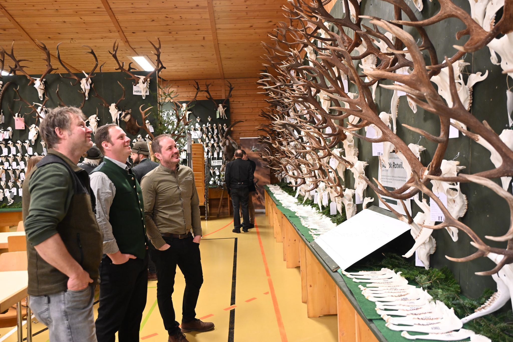Die Oberländer Jägertage lockte viele Interessierte in die Walserhalle.