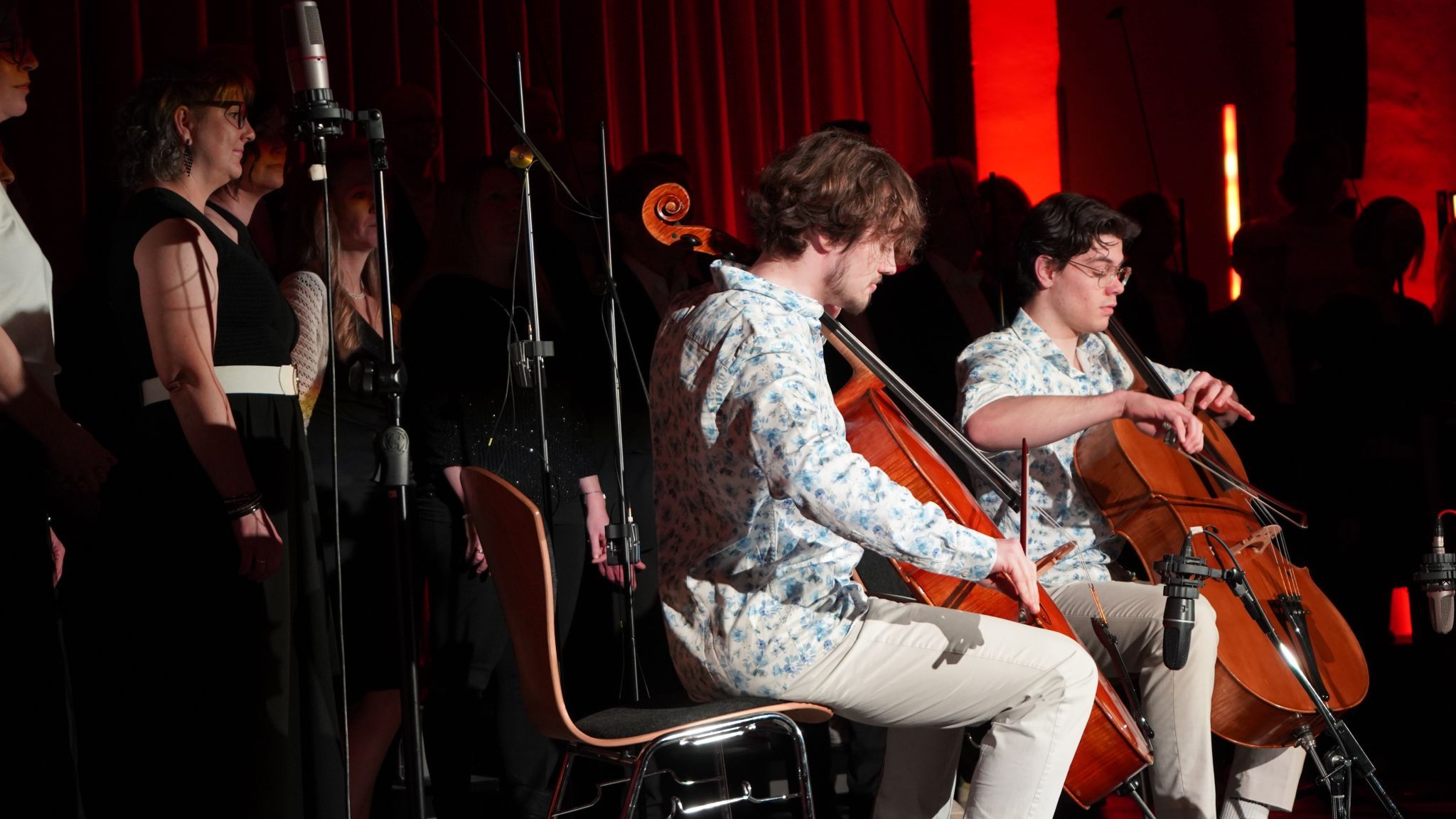 Die Cello Rebels in Aktion. Sie machen das, was sie können und gern tun: Cello spielen.