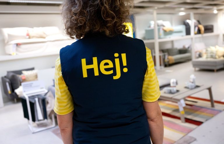 ABD0063_20241011 – ECHING – DEUTSCHLAND: PRODUKTION – 07.10.2024, Bayern, Eching: Eine Mitarbeiterin von IKEA steht in der Ausstellungsflche in der Filiale Eching. Am 17.10.1974 wurde mit dem Mbelhaus in Eching bei Mnchen die erste IKEA-Filiale in Deutschland erffnet. (zu dpa: ÇDas ÇunmglicheÈ Mbelhaus – 50 Jahre Ikea in DeutschlandÈ) Foto: Sven Hoppe/dpa +++ dpa-Bildfunk +++. […]