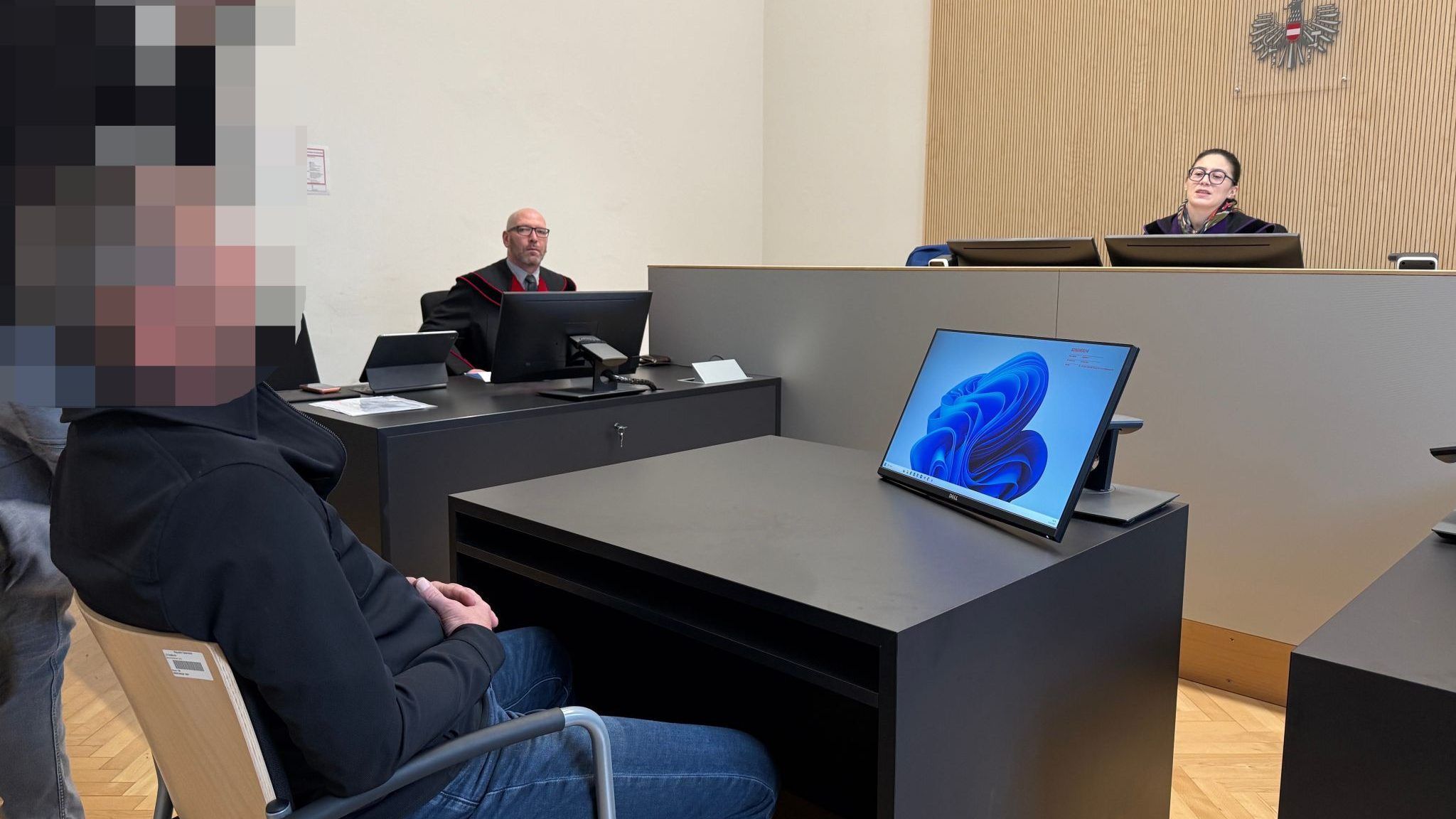 Fuhrlohn nicht bezahlt, stattdessen Taxifahrer mit Gewehr bedroht