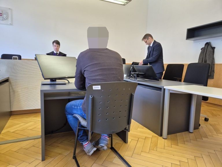 Angeklagter Falschgeld.jpg