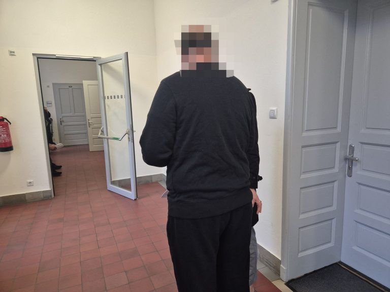 Angeklagter Veruntreuung BMW.jpg