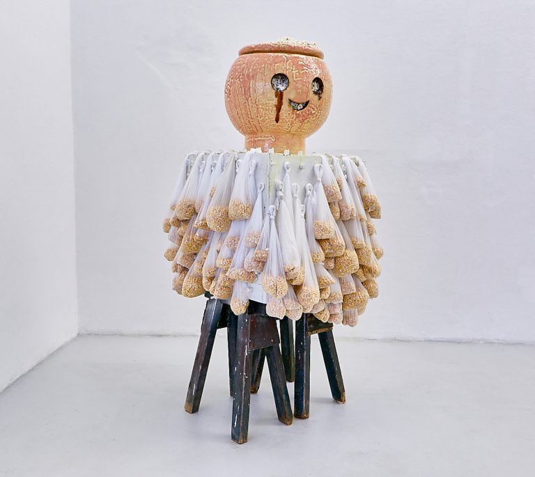 Bild 2 - Mari Iwamoto - Zivilist, Skulptur im Playmobil-Stil.jpg