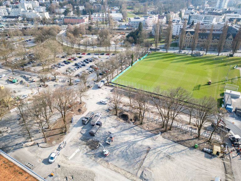 Die „Schlange“ füllt sich mit Leben: Bregenzer Strandbad vor der Fertigstellung