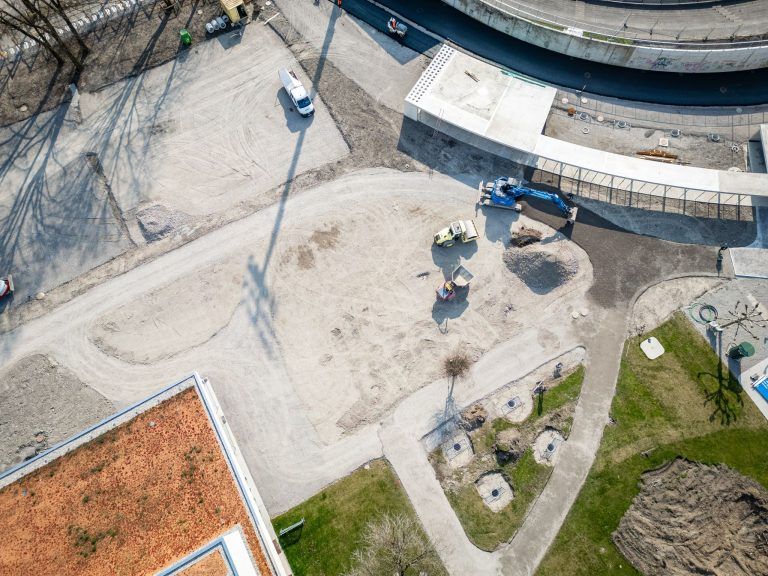 Die „Schlange“ füllt sich mit Leben: Bregenzer Strandbad vor der Fertigstellung