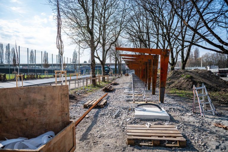 Die „Schlange“ füllt sich mit Leben: Bregenzer Strandbad vor der Fertigstellung