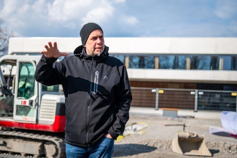 Die „Schlange“ füllt sich mit Leben: Bregenzer Strandbad vor der Fertigstellung