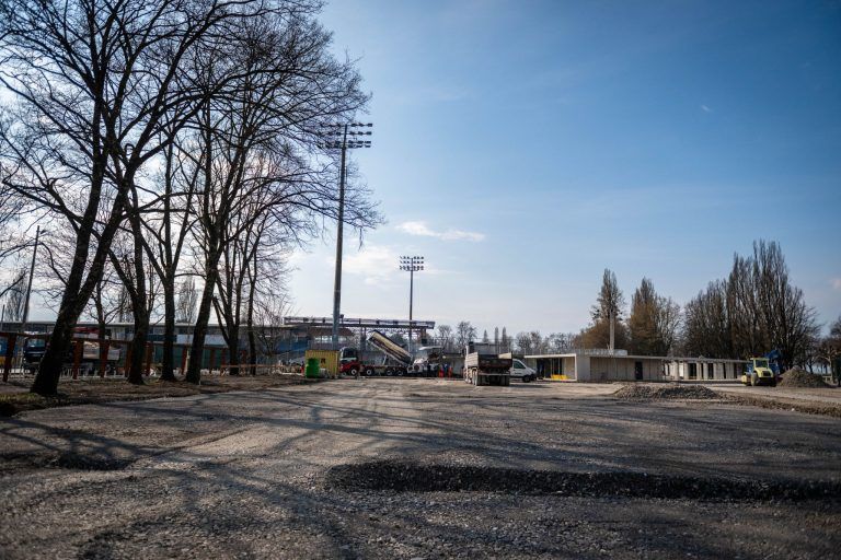 Die „Schlange“ füllt sich mit Leben: Bregenzer Strandbad vor der Fertigstellung