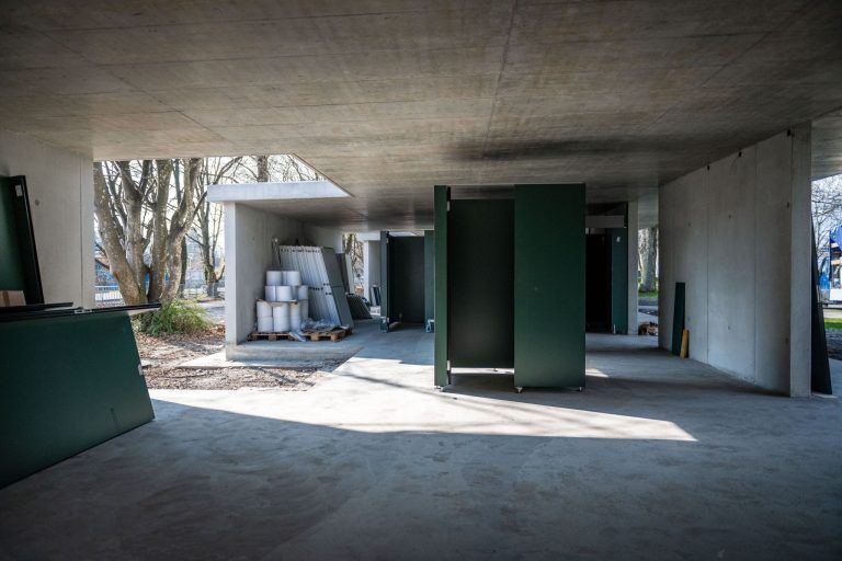 Die „Schlange“ füllt sich mit Leben: Bregenzer Strandbad vor der Fertigstellung