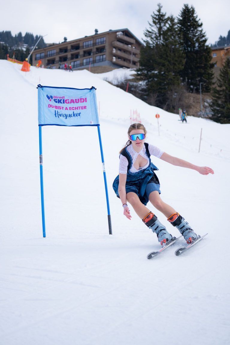 "Ein gelungener Neustart": Dirndl Ski Gaudi bringt Tracht und Party auf die Pisten von Damüls