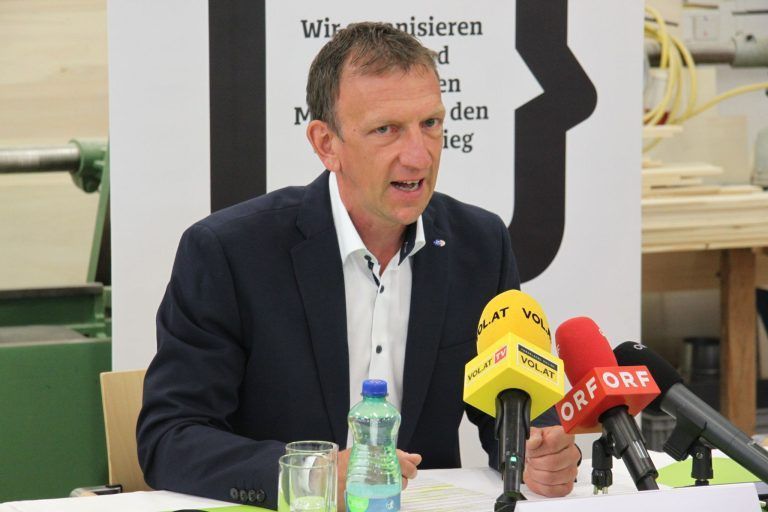 Pressekonferenz, arbeit plus Soziale Unternehmen Vorarlberg, „Tag der Arbeitslosigkeit“, Kaplan Bonetti Werkstatt Dornbirn