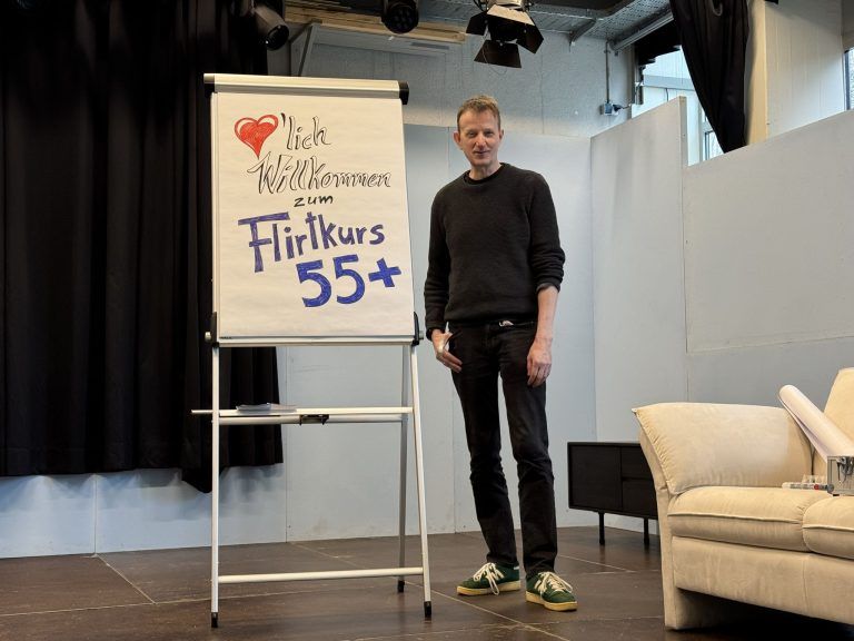 Flirten mit 60 Plus – in "Blütenträume" sind sieben Mutige auf der Suche nach Liebe