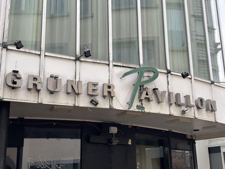 Platzhirsch der Nachtlokale in Dornbirn endet mit Flohmarkt und gerichtlicher Versteigerung