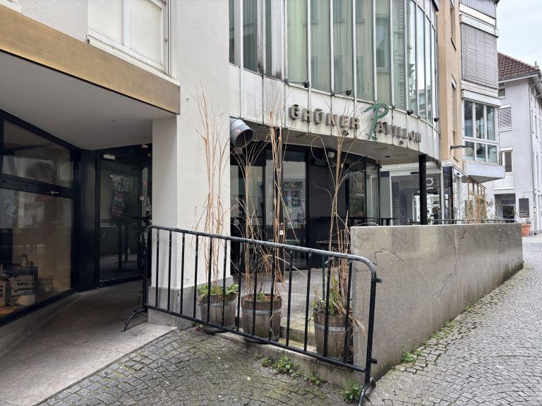 Platzhirsch der Nachtlokale in Dornbirn endet mit Flohmarkt und gerichtlicher Versteigerung