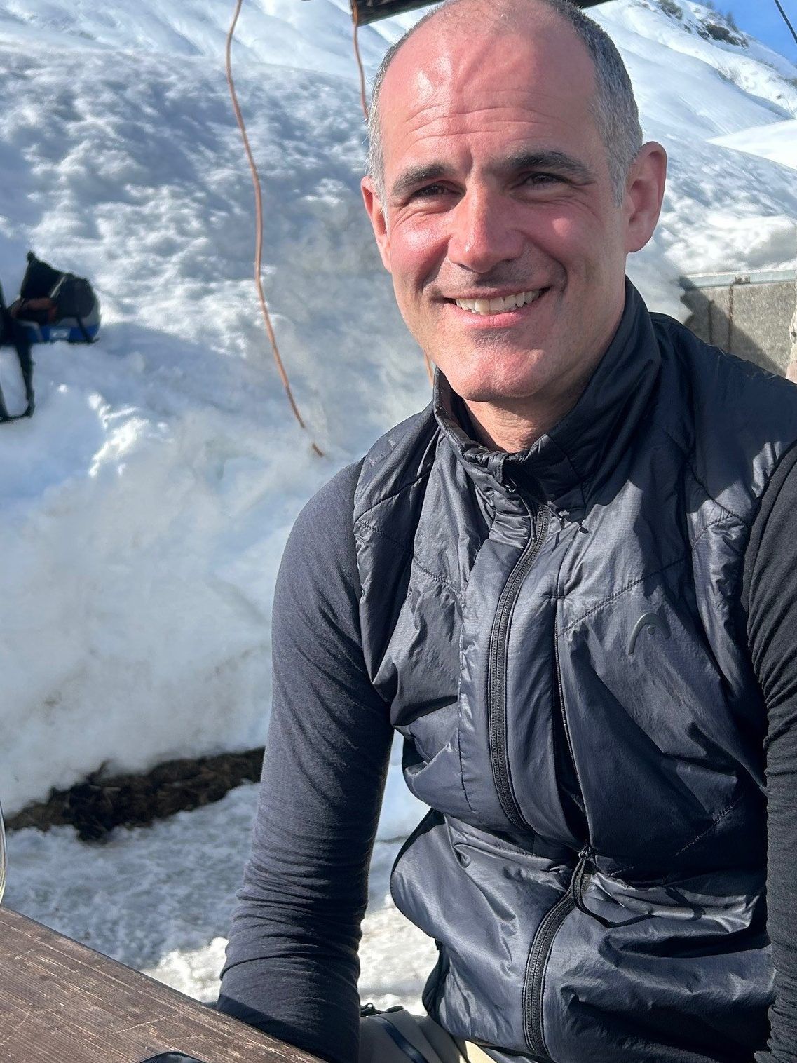 Für den Lecher Skilehrer Christian Elsensohn geht es nicht um Nostalgie - er will seine Gäste sicher durchs Madloch bringen