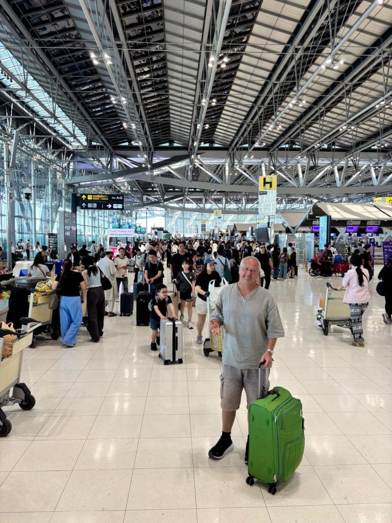 Vom Traumurlaub in den Krisenmodus: Vorarlberger strandet in Bangkok    