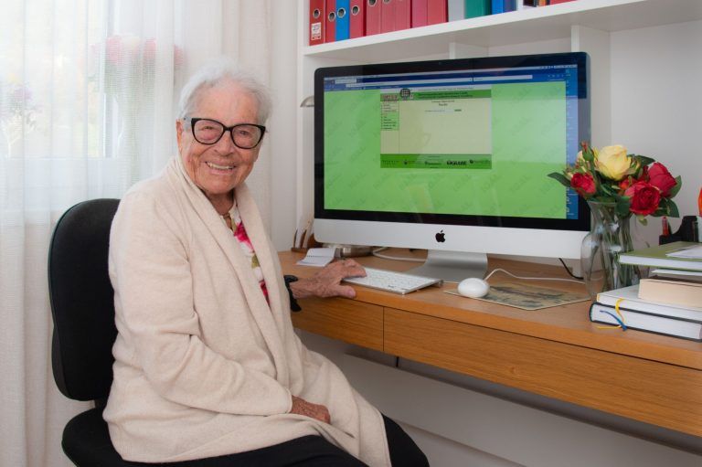 Vom Stickerei-Mädchen zur Ahnenforschungs-Ikone