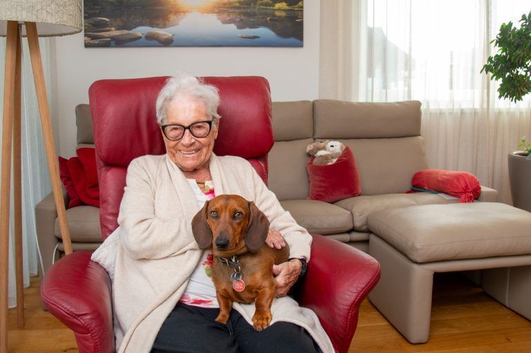 Vom Stickerei-Mädchen zur Ahnenforschungs-Ikone