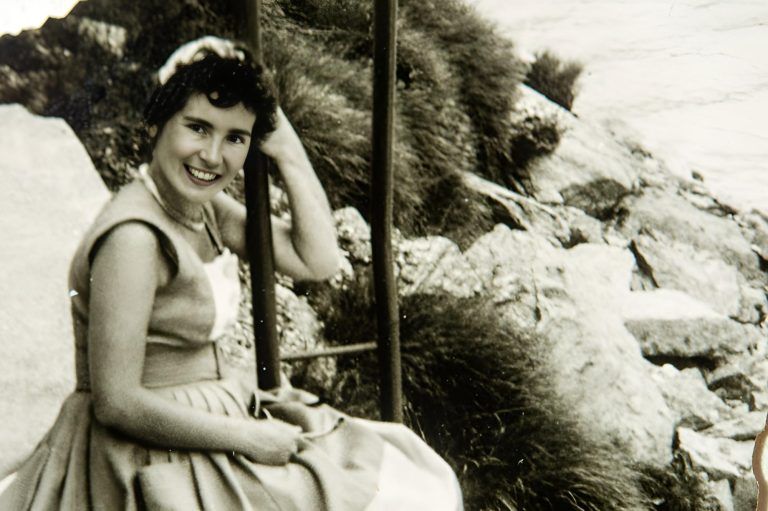 Vom Stickerei-Mädchen zur Ahnenforschungs-Ikone