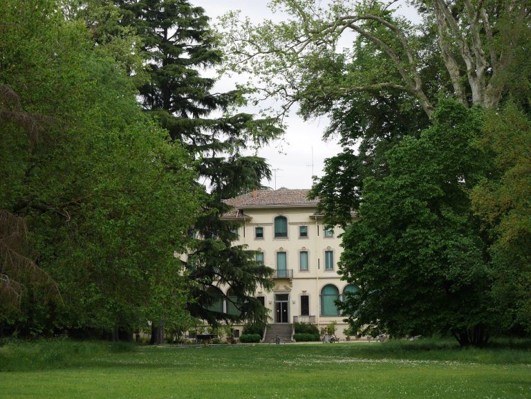 Parco_di_Villa_Magnani.jpg