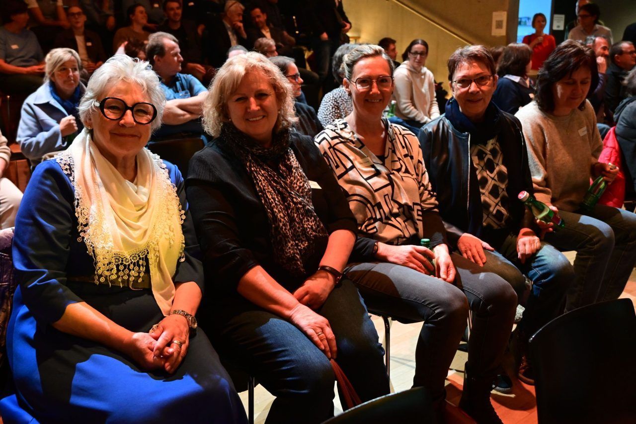 Es braucht ein ganzes Dorf, um in Würde älter zu werden