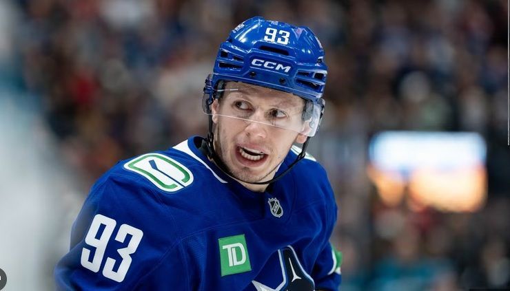 Rossi trifft vor den Augen der VN