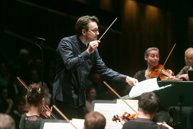 Klar konturiert durch drei Jahrhunderte