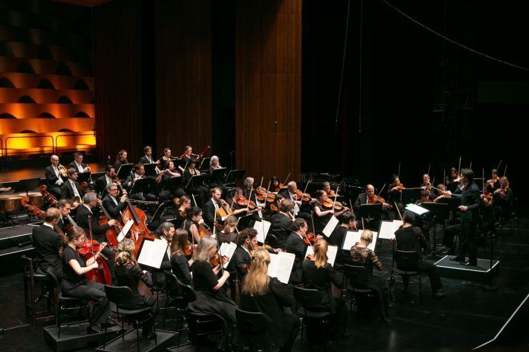 Klar konturiert durch drei Jahrhunderte