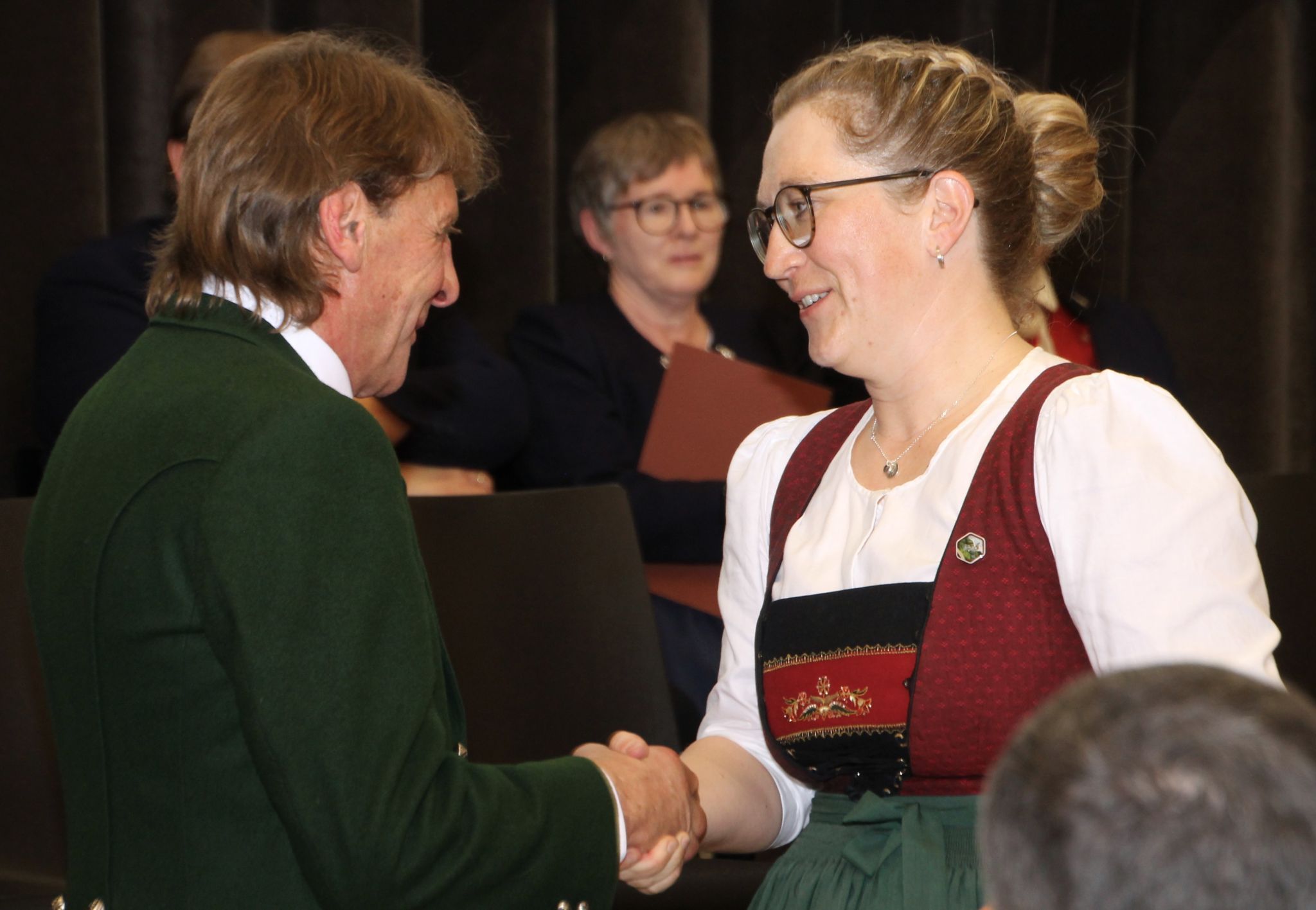   „Ehre, wem Ehre gebührt“ , so die Devise jüngst für die 