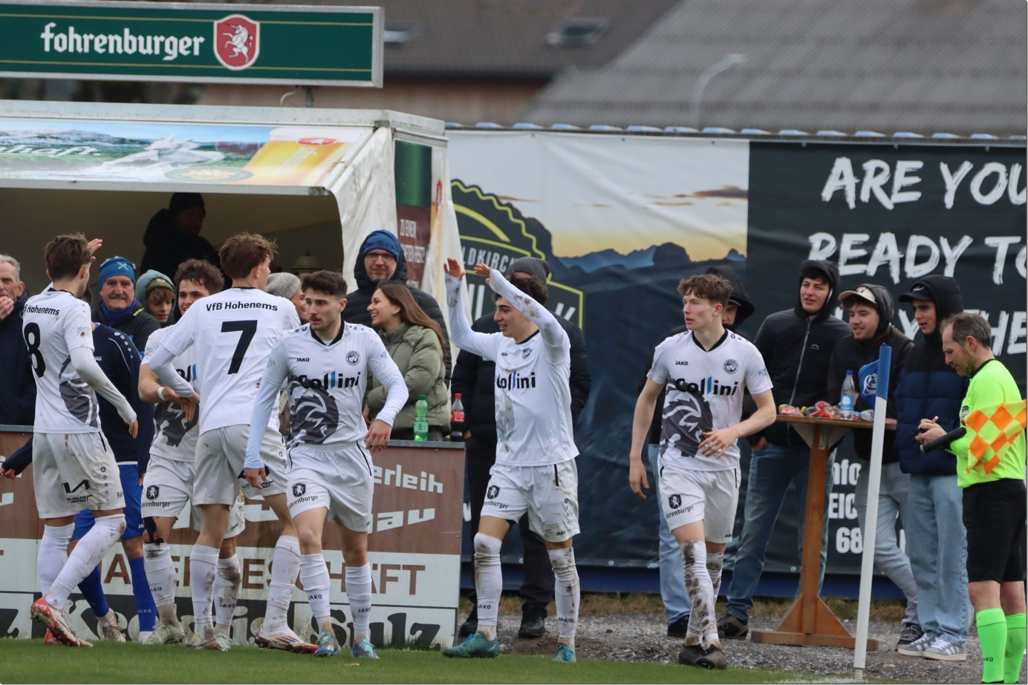 Tumult und Handgreiflichkeiten im Herrenried: Hohenems gegen Imst erlebte unschöne Szenen. KNOBEL