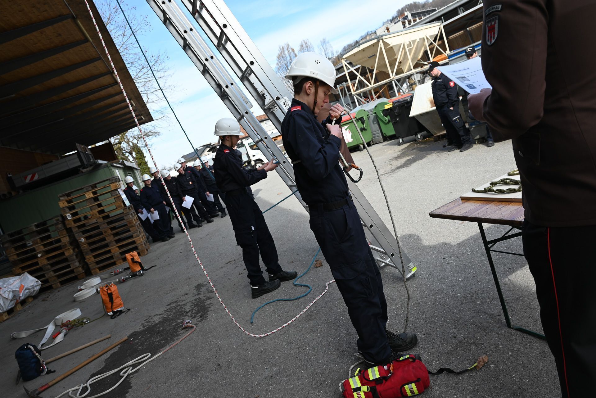 Bei der nächsten Station drehte sich alles um den korrekten Knoten. 