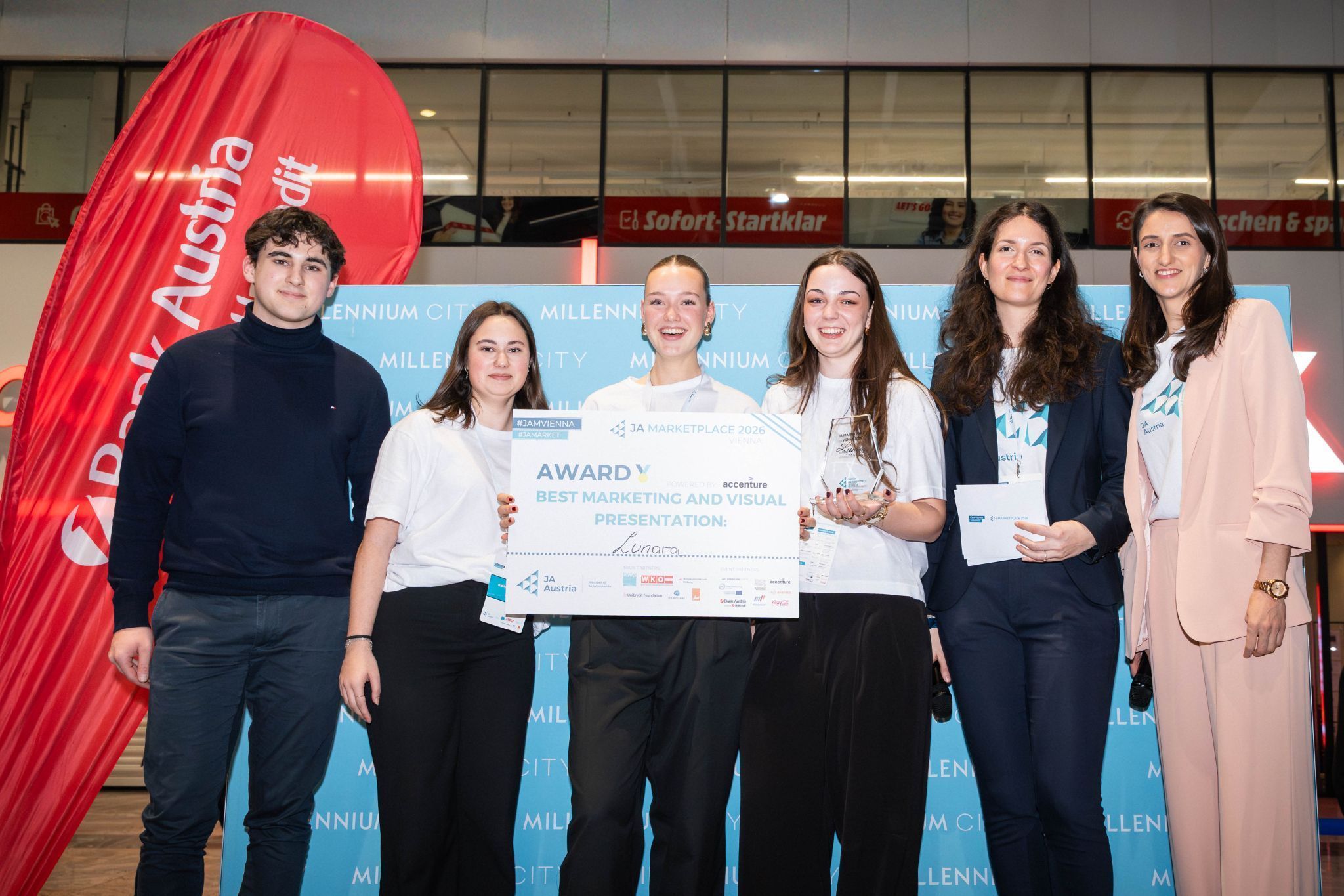 Mit Kreativität und Unternehmergeist zum ersten Platz in der Kategorie Marketing & Visual Präsentation.
