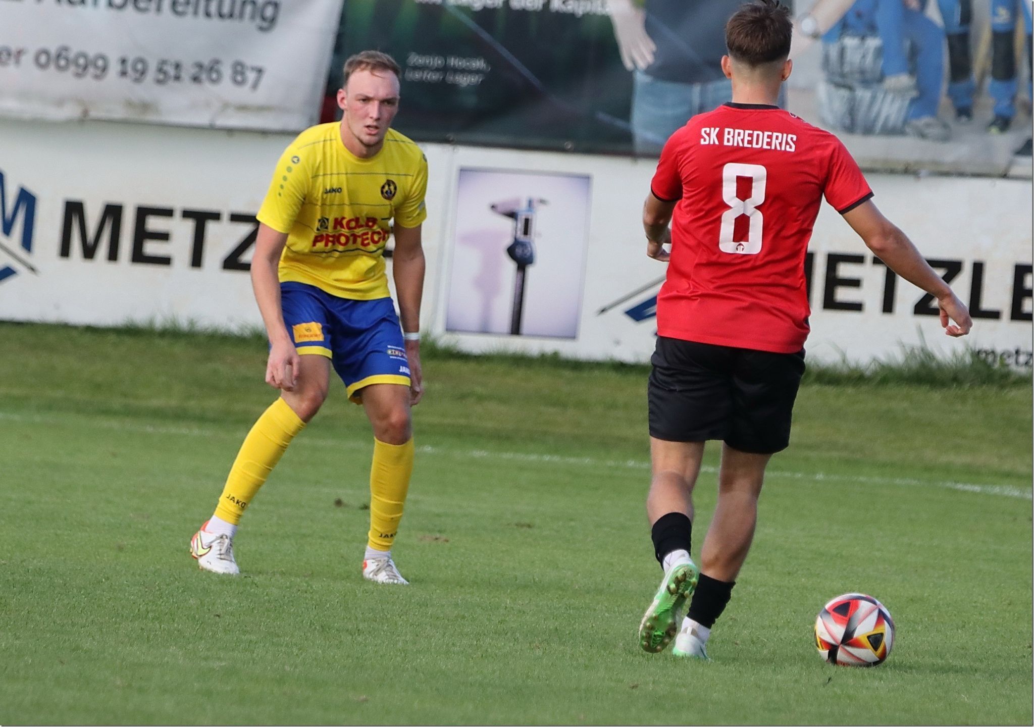 Simon Sieber (l.) kann im Frühjahr nicht für seinen Stammklub spielen.