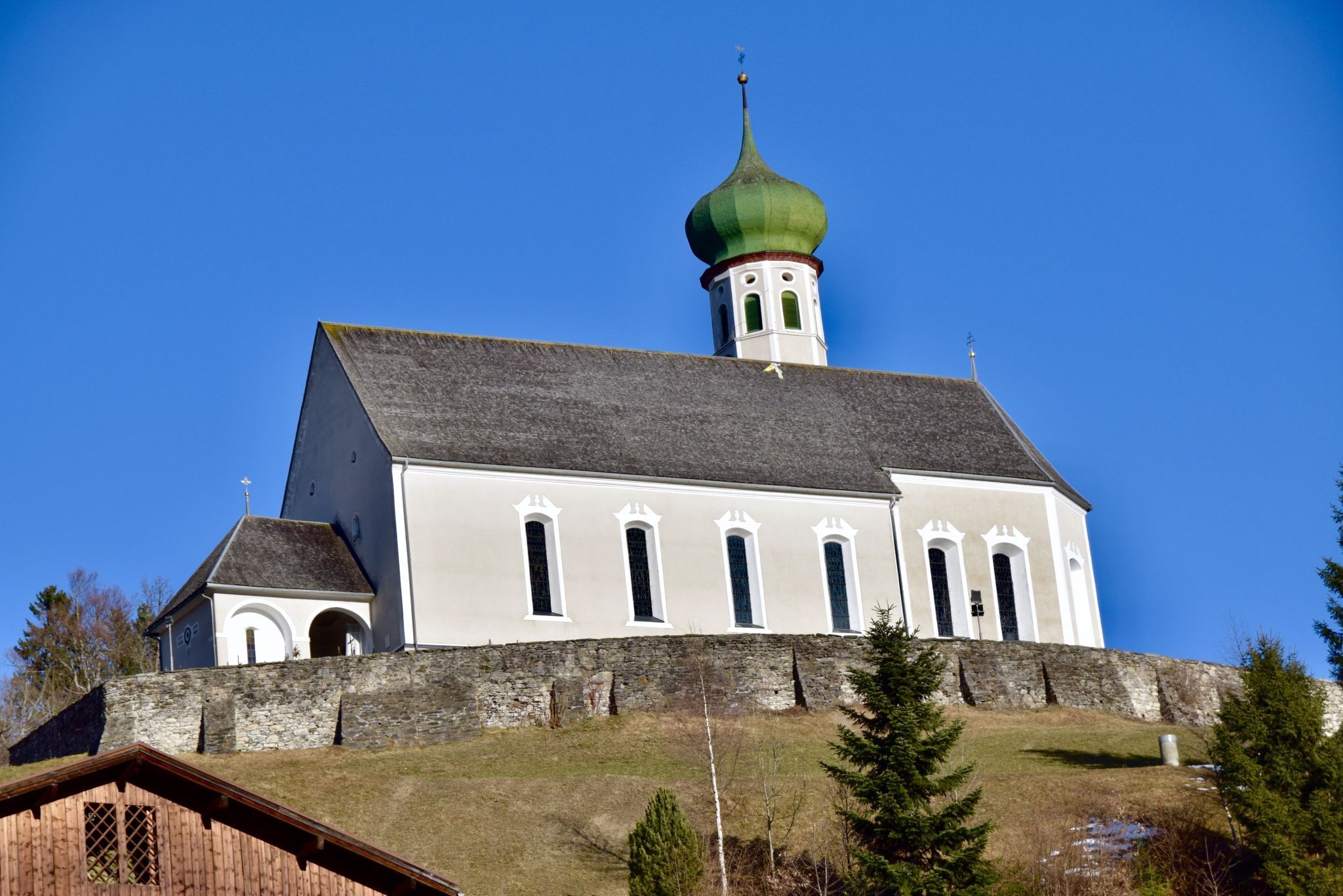 Die barocke Pfarrkirche Bartholomäberg